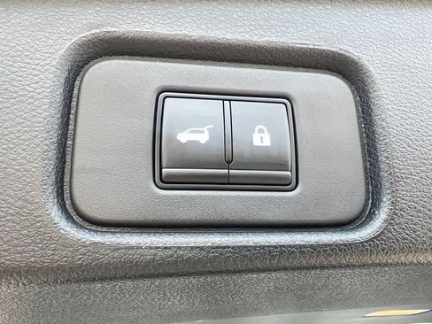 Certified 2025 Nissan Pathfinder Platinum w/ Cargo Package AWD/4WD image 16