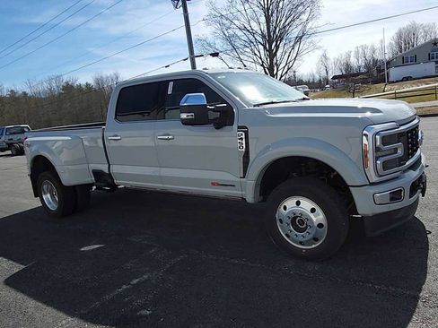 New 2026 Ford F450 Platinum w/ Platinum Plus Package image 2