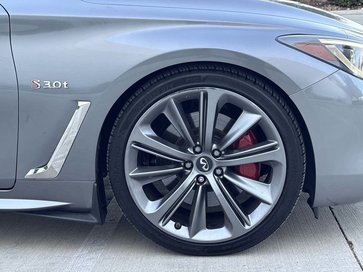 Used 2018 INFINITI Q60 Red Sport 400 w/ Sensory Package 3.0T Sport RWD image 9
