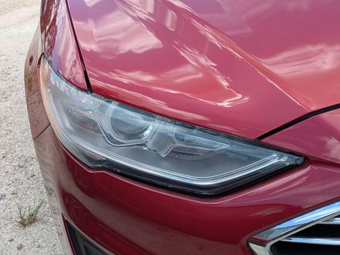 Used 2020 Ford Fusion SE FWD image 7