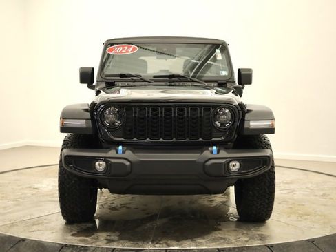 Used 2024 Jeep Wrangler Unlimited image 8