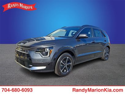 New 2025 Kia Niro SX