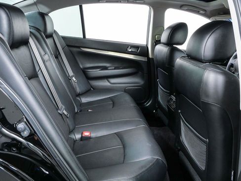 Used 2015 INFINITI Q40 w/ Moonroof Package RWD image 20