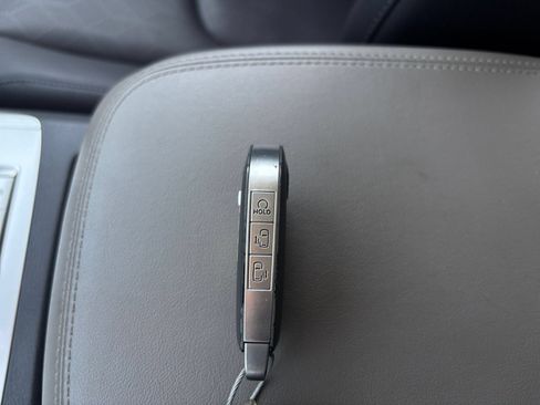 Used 2026 Kia Carnival FWD image 27