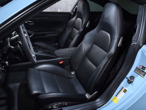 Used 2017 Porsche 911 Turbo S image 5