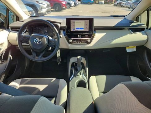 Used 2025 Toyota Corolla LE image 21