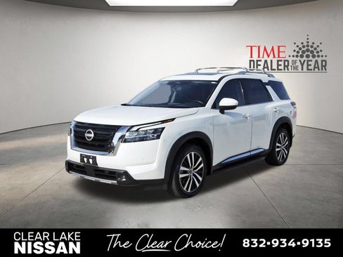 Certified 2023 Nissan Pathfinder Platinum w/ Lighting Package (N93) FWD image 3