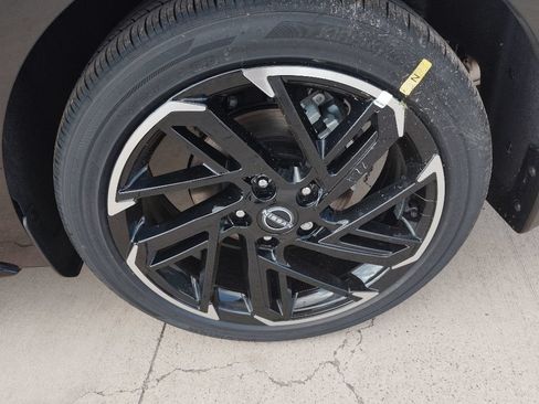 New 2026 Nissan Sentra SR w/ Floor Mat Package FWD image 26