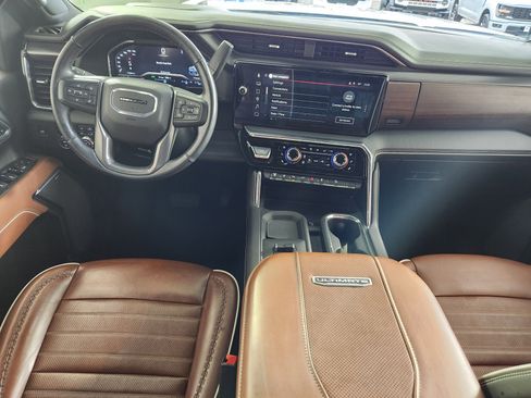 Used 2025 GMC Sierra 2500 Denali Ultimate image 15