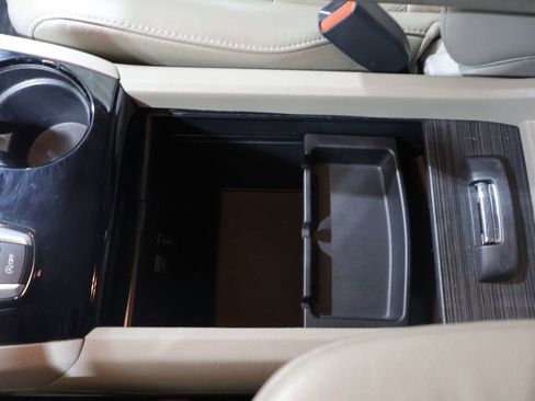 Used 2016 Honda Pilot Touring image 32