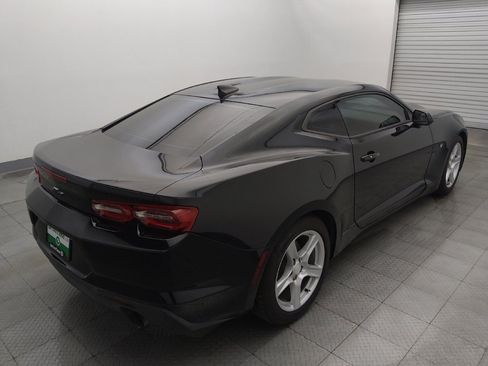 Used 2019 Chevrolet Camaro LT RWD image 9