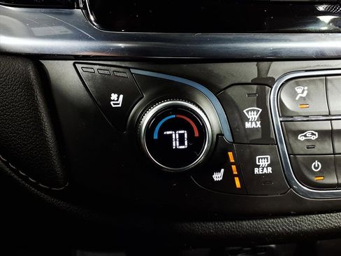 Used 2022 Chevrolet Traverse Premier image 14