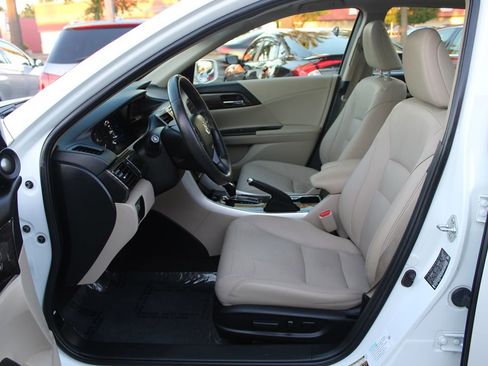 Used 2017 Honda Accord Touring image 20