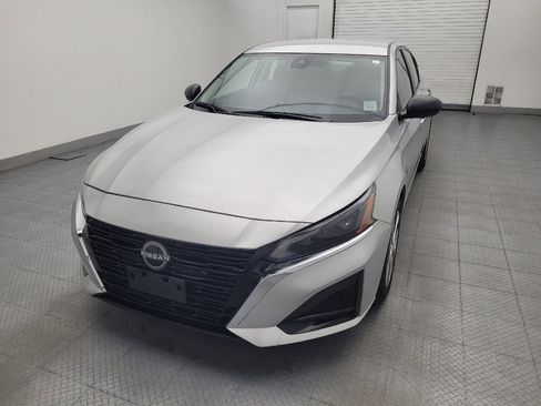 Used 2024 Nissan Altima 2.5 S FWD image 15