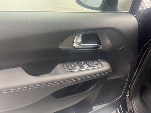 New 2025 Chrysler Voyager LX image 6