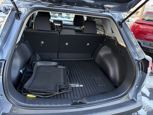 Used 2024 Toyota Corolla Cross LE image 24