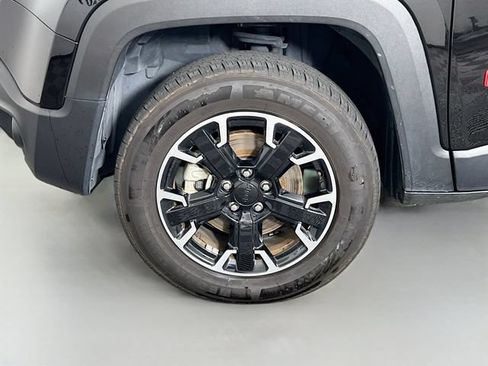 Used 2023 Jeep Renegade Trailhawk AWD/4WD image 26