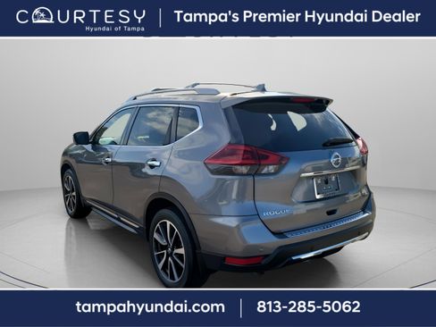 Used 2019 Nissan Rogue SL w/ Premium Package image 2