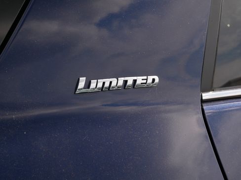 Certified 2023 Toyota 4Runner Limited AWD/4WD image 3