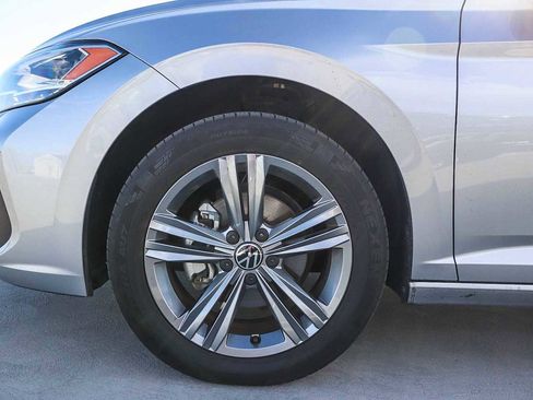 Used 2022 Volkswagen Jetta SE image 11