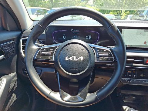 Certified 2025 Kia Seltos S AWD/4WD image 8