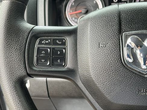 Used 2020 RAM 1500 Classic SLT image 13