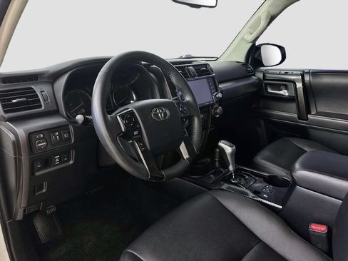 Used 2021 Toyota 4Runner TRD Off-Road Premium w/ Moonroof Package AWD/4WD image 10
