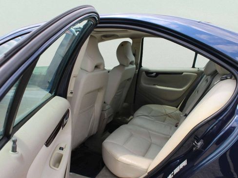 Used 2004 Volvo S60 2.5T FWD image 7
