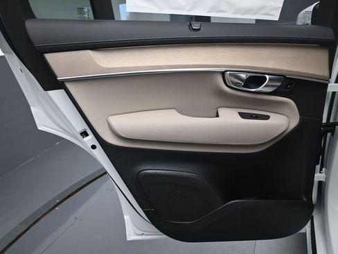Used 2026 Volvo XC90 B6 Ultra image 23