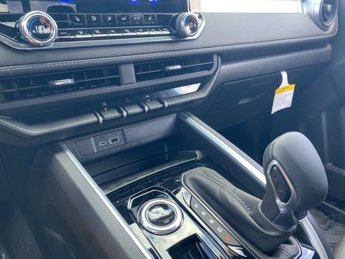 New 2025 Chevrolet Colorado LT w/ LT Convenience Package image 38