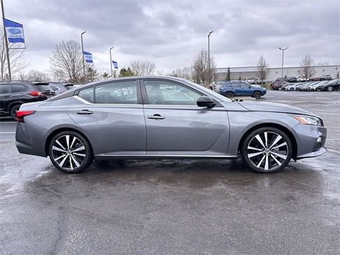 Used 2022 Nissan Altima 2.5 SR image 12