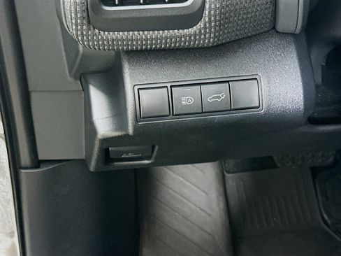 Used 2025 Toyota bZ4X FWD image 17