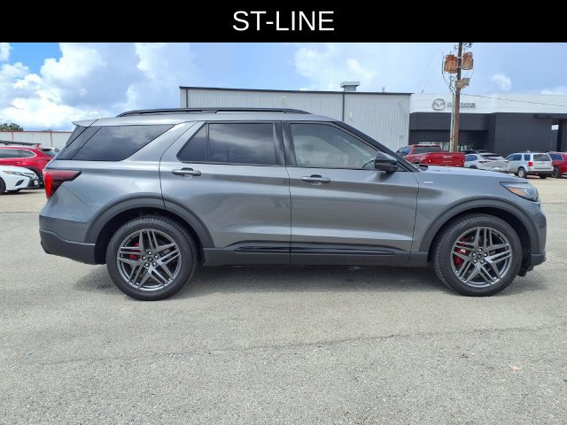 Used 2026 Ford Explorer ST-Line w/ ST-Line Street Pack RWD image 5