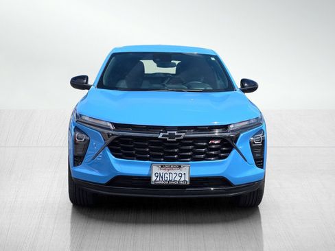 Used 2024 Chevrolet Trax RS w/ Driver Confidence Package FWD image 2