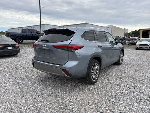 Used 2022 Toyota Highlander Platinum AWD/4WD image 5