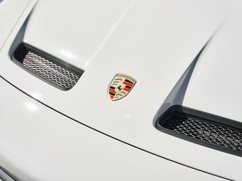 Used 2024 Porsche 911 GT3 RWD image 8
