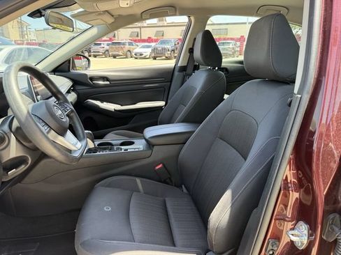 Used 2025 Nissan Altima 2.5 SV AWD/4WD image 25