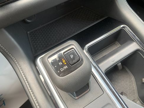 Used 2025 Nissan Pathfinder SV AWD/4WD image 27