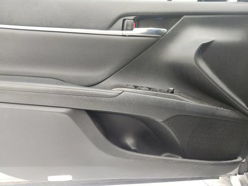 Used 2021 Toyota Camry XSE FWD image 11