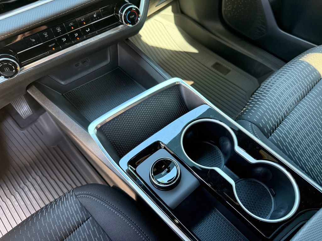 New 2027 Chevrolet Equinox LT w/ Safety and Technology Package FWD image 21