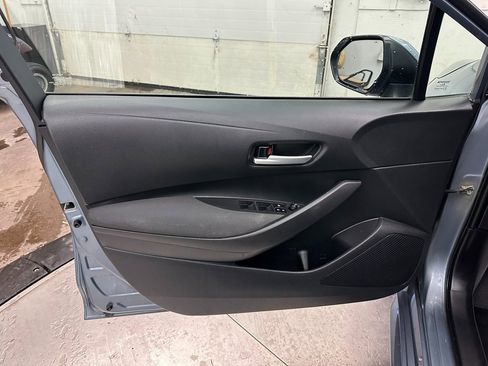 Used 2021 Toyota Corolla LE image 17