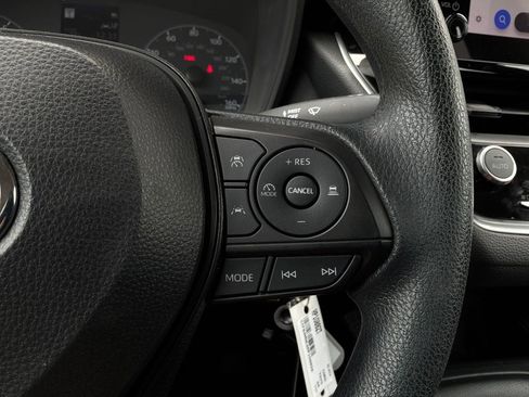 Used 2024 Toyota Corolla LE image 30