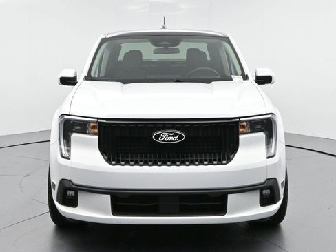 Used 2025 Ford Maverick Lobo AWD/4WD image 2