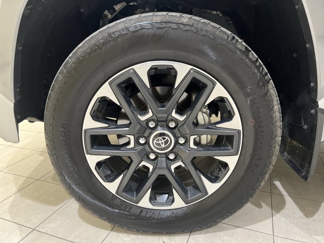 Used 2024 Toyota Tundra Limited w/ Power Package AWD/4WD image 29
