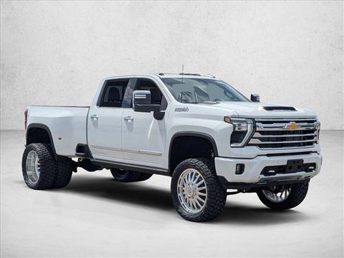 New 2026 Chevrolet Silverado 3500 High Country w/ High Country Premium Package AWD/4WD image 5