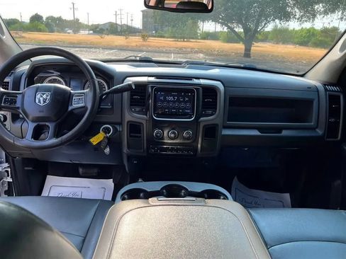 Used 2018 RAM 3500 Tradesman w/ Chrome Appearance Group AWD/4WD image 18