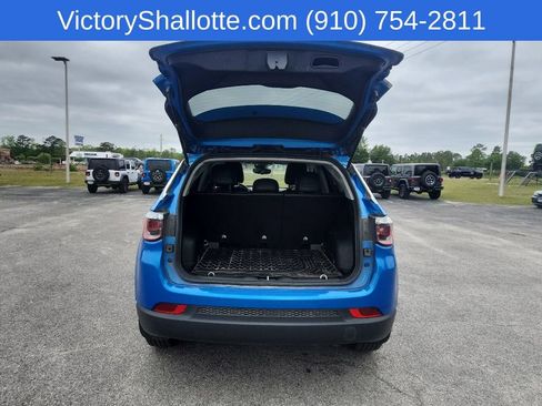 Used 2022 Jeep Compass Latitude FWD image 20