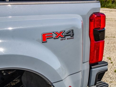 Used 2026 Ford F450 Platinum w/ FX4 Off-Road Package AWD/4WD image 16