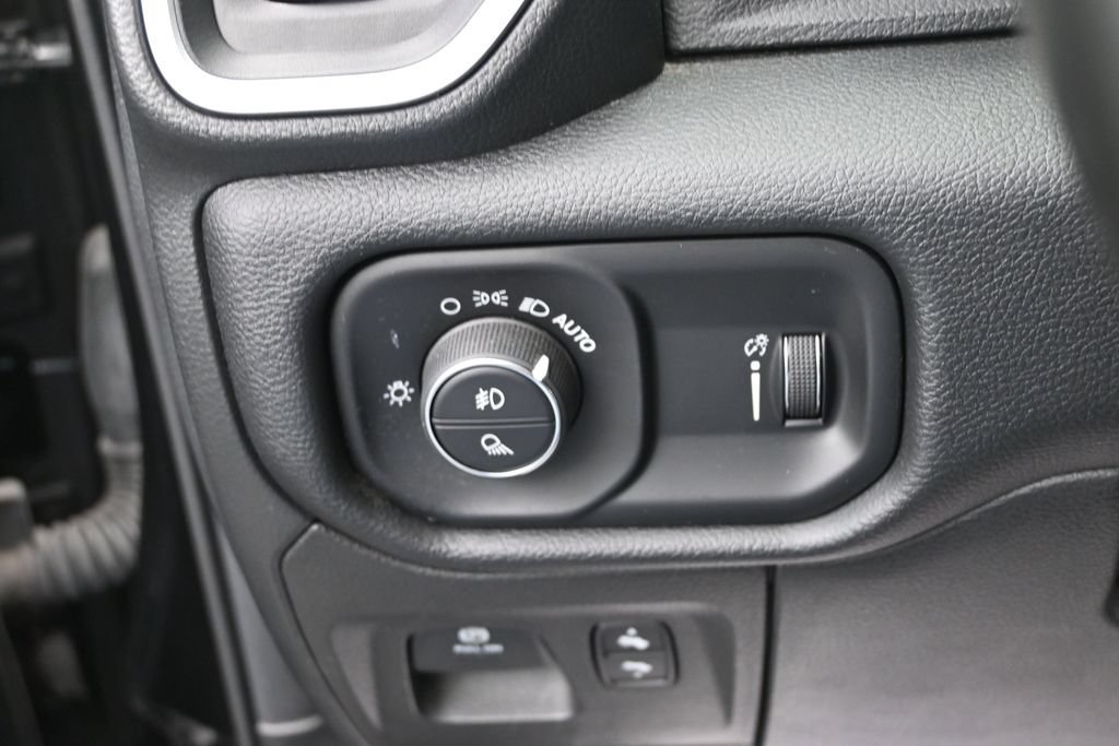 Used 2022 RAM 1500 Big Horn AWD/4WD image 33