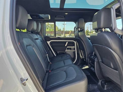 Used 2023 Land Rover Defender 110 X-Dynamic SE AWD/4WD image 12